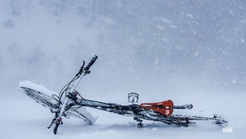 CYCLING IN THE SNOW*STORM